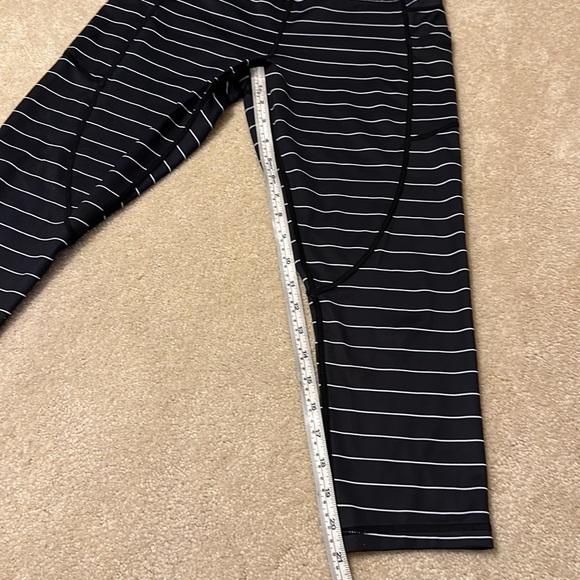 Zyia black and white capri length leggings size 8-10 - Picture 7 of 9